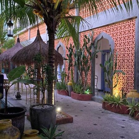 Sunflower Stay And Surf Canggu  Luaran gambar