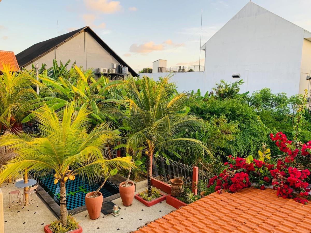 Sunflower Stay And Surf Canggu  Luaran gambar