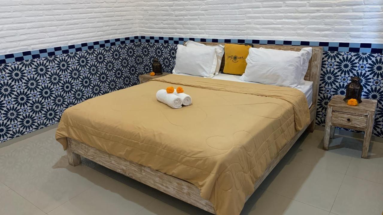 Sunflower Stay And Surf Canggu  Luaran gambar