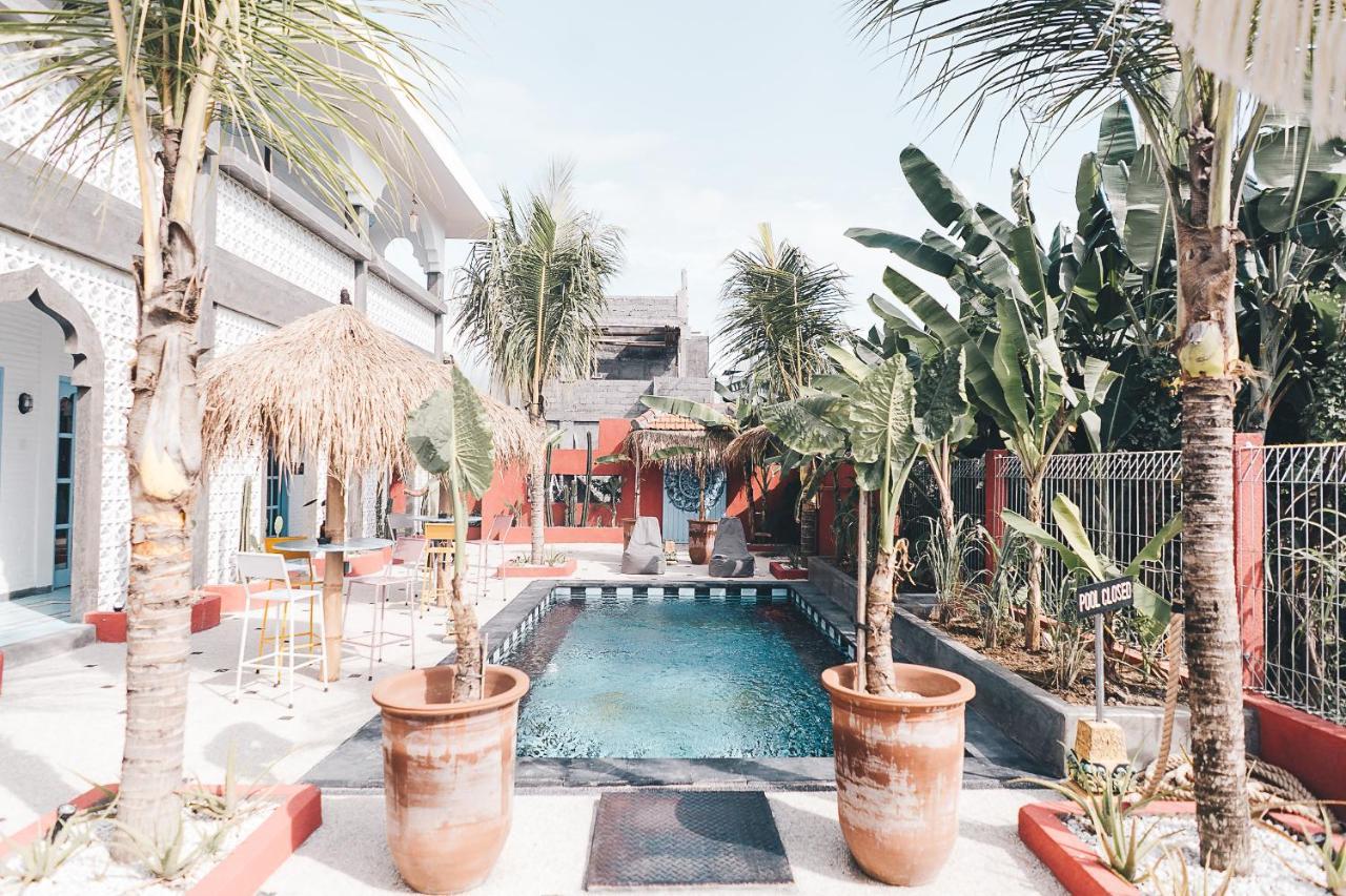Sunflower Stay And Surf Canggu  Luaran gambar
