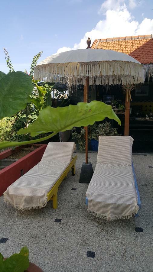 Sunflower Stay And Surf Canggu  Luaran gambar